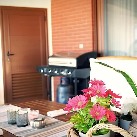 Double View Apartment